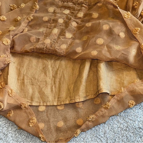 Chic Tan Blouse with Textured Accents - Picture 3 of 6